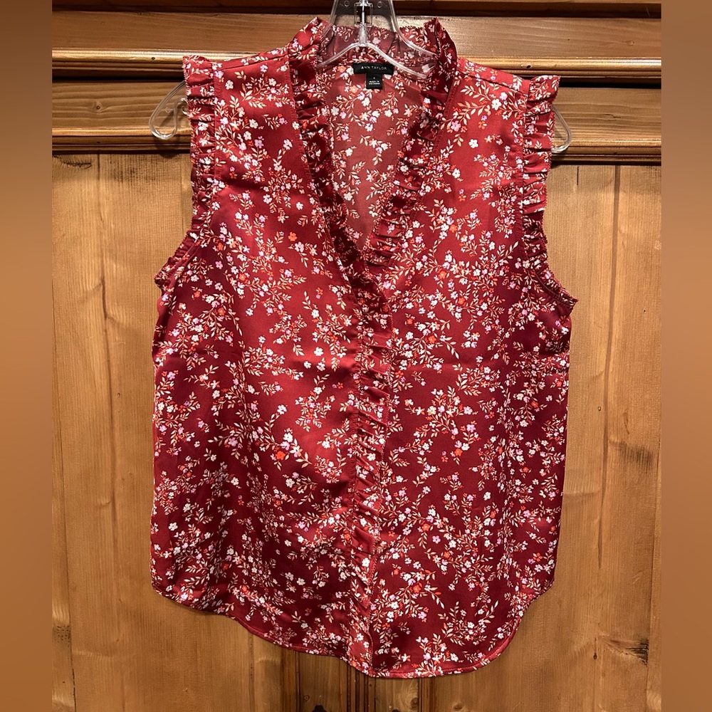 Ann Taylor sleeveless top